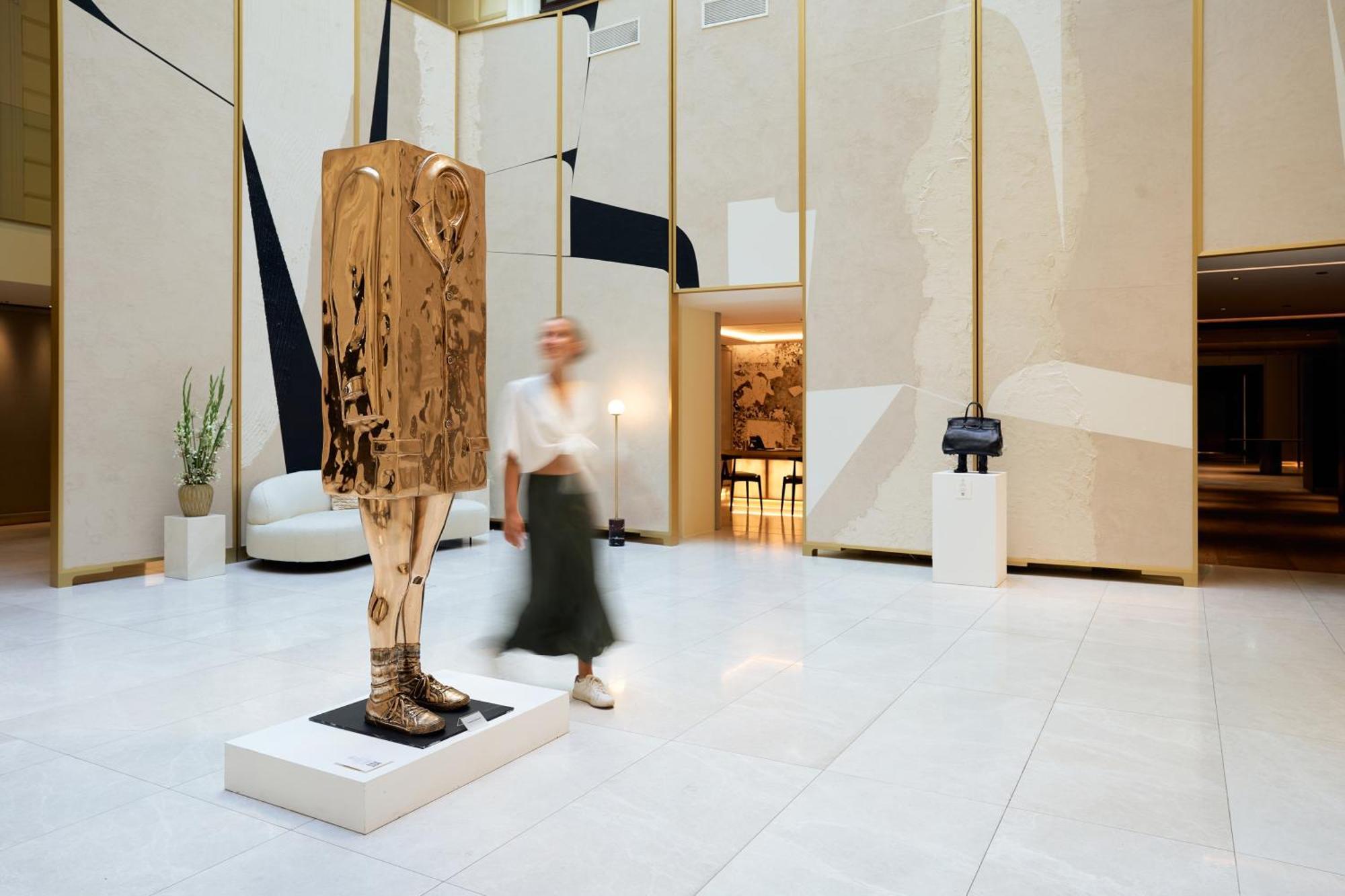 Almanac Palais Vienna Viena Exterior foto The sculpture in the lobby of the Four Seasons Hotel, London