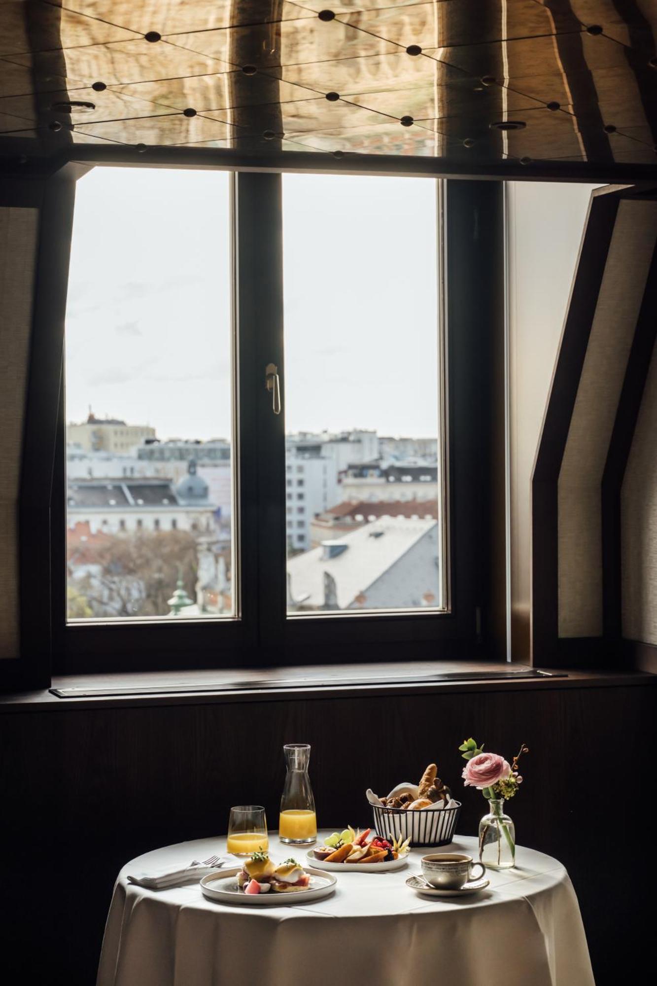 Almanac Palais Vienna Viena Exterior foto A window